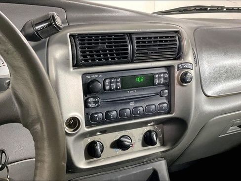 Used 2005 Ford Explorer Sport Trac XLS image 9