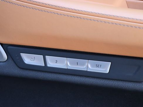 Used 2017 BMW 750i xDrive image 45