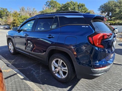 Used 2020 GMC Terrain SLE w/ Driver Convenience Package image 9