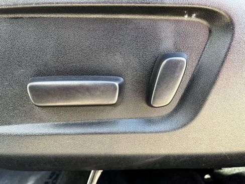 Used 2019 Toyota Tundra SR5 w/ SR5 Upgrade Package AWD/4WD image 23