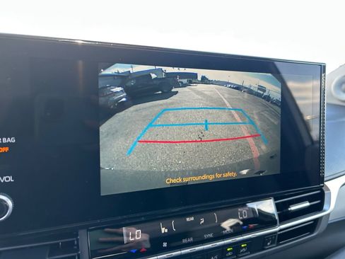 Used 2026 Toyota Sienna XLE AWD/4WD image 17