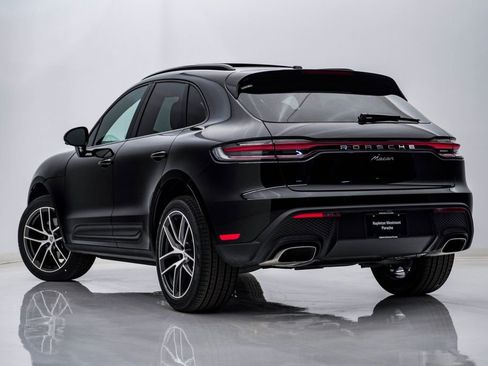 New 2026 Porsche Macan AWD/4WD image 3