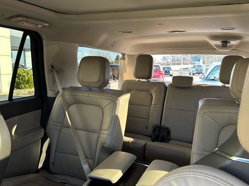 Used 2022 Lincoln Navigator L Reserve image 26