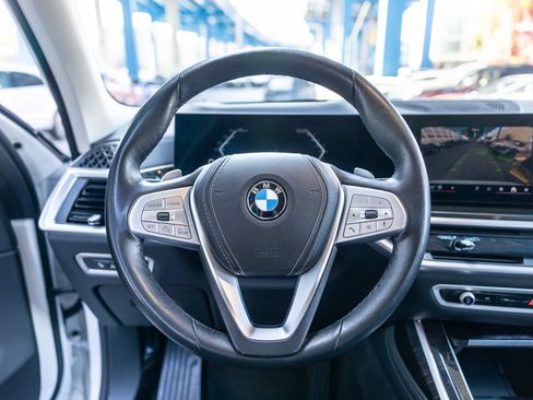 Used 2025 BMW X7 xDrive40i AWD/4WD image 6