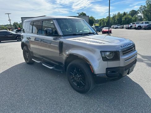 Used 2023 Land Rover Defender 110 X-Dynamic SE AWD/4WD image 9