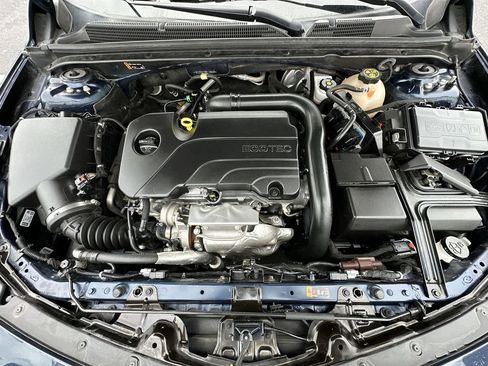 Used 2022 Chevrolet Malibu LT image 23