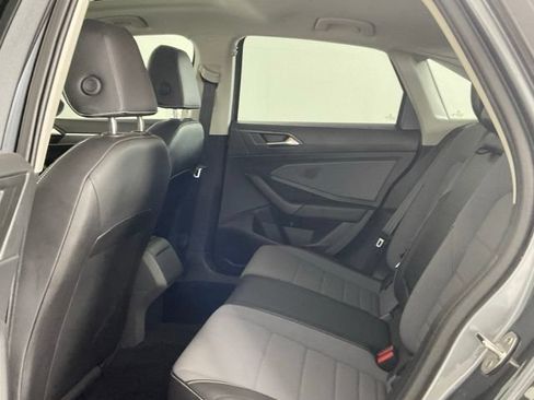 Used 2025 Volkswagen Jetta SE FWD image 14