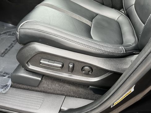 Certified 2023 Honda Pilot Touring image 16