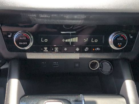Used 2024 Mitsubishi Outlander SE FWD image 22