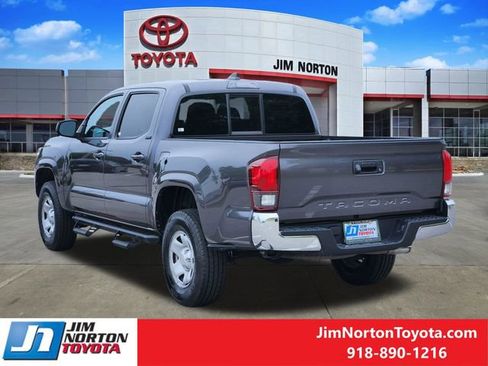 Used 2020 Toyota Tacoma SR5 RWD image 8