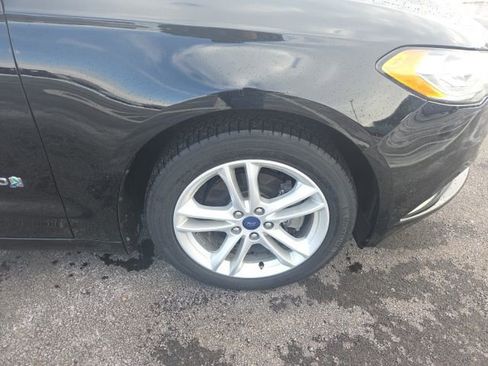 Used 2018 Ford Fusion S image 2