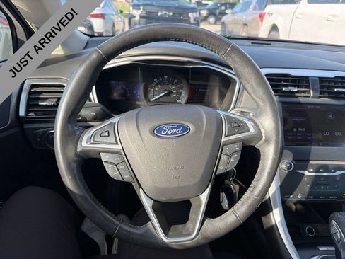 Used 2013 Ford Fusion SE FWD image 10
