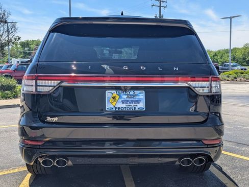 Used 2022 Lincoln Aviator Reserve w/ Equipment Group 201A AWD/4WD image 4