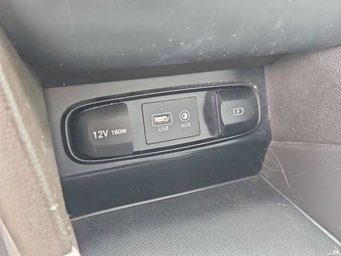 Used 2019 Hyundai Santa Fe SE FWD image 25