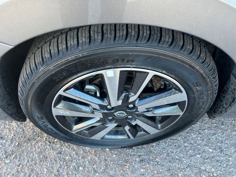 Used 2025 Nissan Versa SV image 30