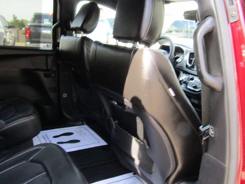 Used 2023 Chrysler Pacifica Touring-L w/ S Appearance Package AWD/4WD image 33