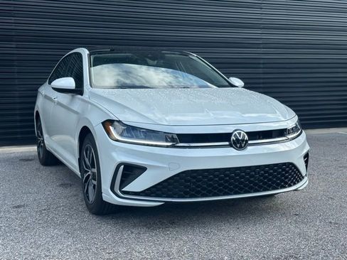 New 2025 Volkswagen Jetta SE image 6