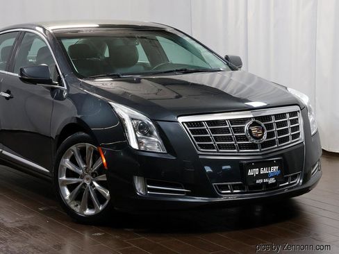 Used 2013 Cadillac XTS Luxury FWD image 2