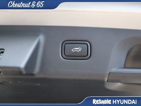 Certified 2025 Hyundai Palisade SEL FWD image 19