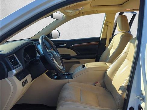 Used 2019 Toyota Highlander Limited image 10
