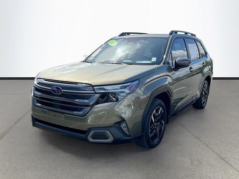 Used 2025 Subaru Forester Limited image 3