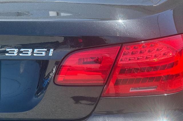 Used 2013 BMW 335i Convertible RWD image 30