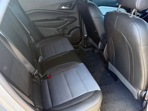 Used 2025 Chevrolet Trax LT w/ Driver Confidence Package image 12