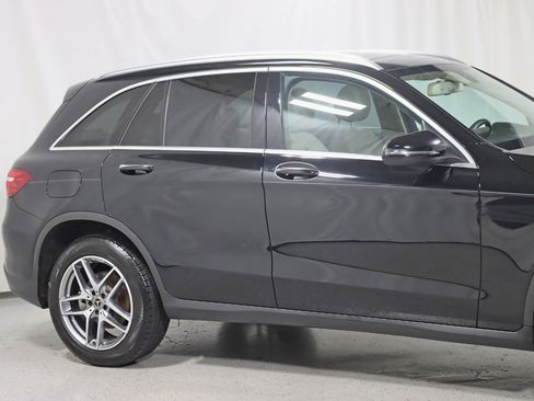 Used 2017 Mercedes-Benz GLC 300 4MATIC w/ Premium 2 Package image 3