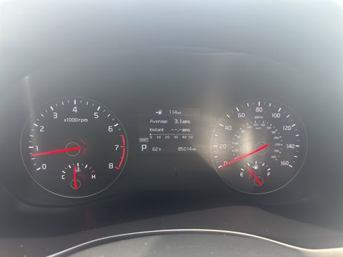 Used 2018 Kia Cadenza Premium w/ Luxury Package image 6