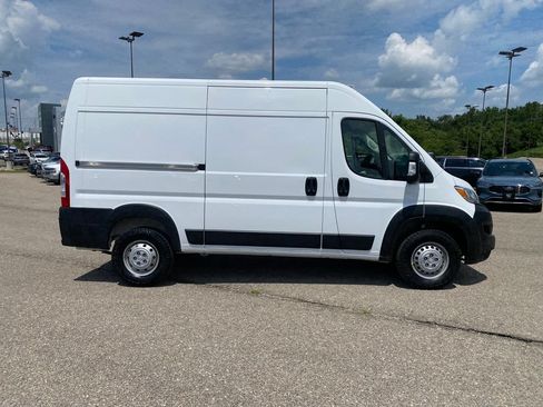 Used 2025 RAM ProMaster 2500 w/ Convenience Group FWD image 7