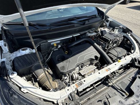 Used 2024 Chevrolet Equinox LT image 17