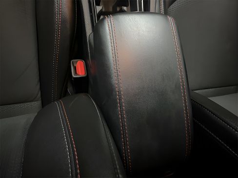 Used 2022 Jeep Compass Trailhawk w/ Trailhawk Convenience Group AWD/4WD image 15