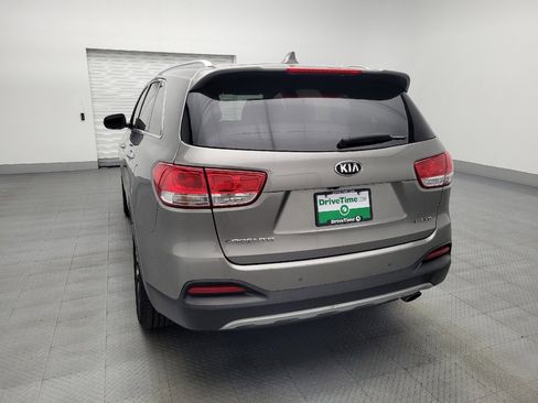 Used 2017 Kia Sorento EX image 6