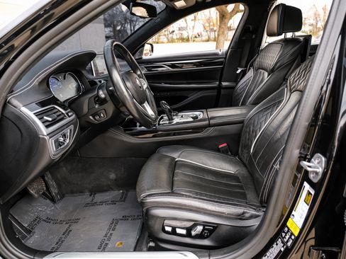 Used 2019 BMW ALPINA B7 xDrive ALPINA B7 xDrive Sedan 4D w/ Luxury Rear Seating Package image 4