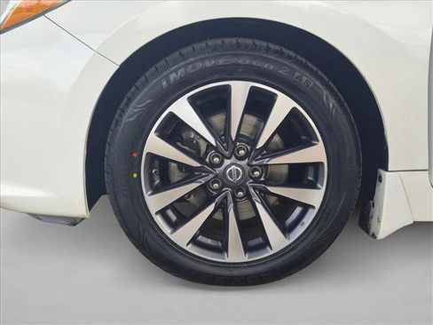 Used 2016 Nissan Altima 2.5 SL w/ 2.5 Technology Package FWD image 25