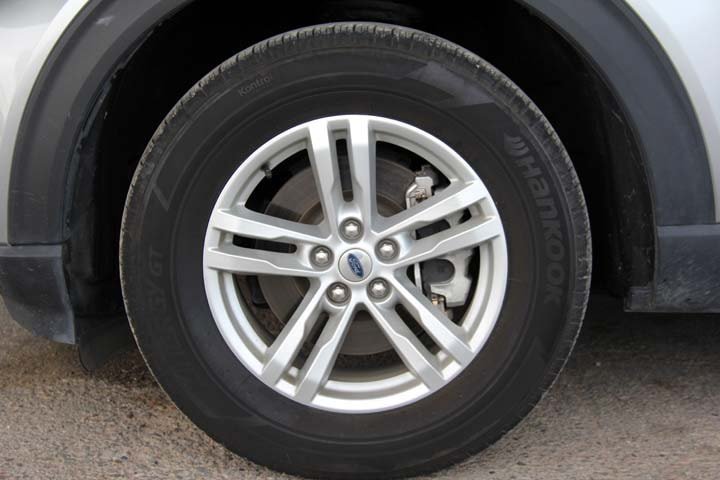 Used 2024 Ford Explorer XLT w/ Equipment Group 202A AWD/4WD image 11