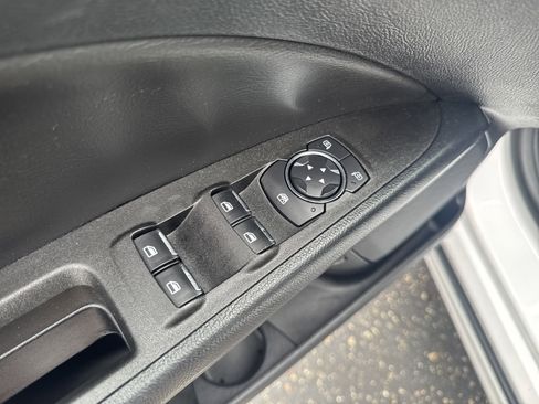 Used 2018 Ford Fusion SE image 15