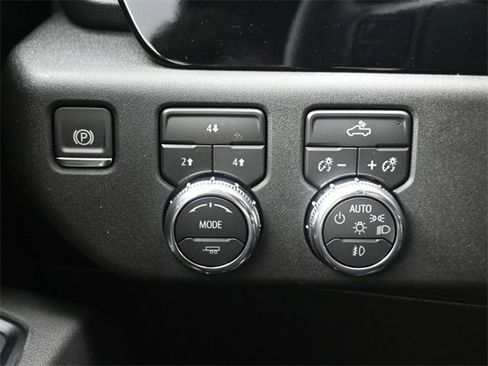 New 2026 GMC Sierra 2500 SLE w/ SLE Value Package; image 7