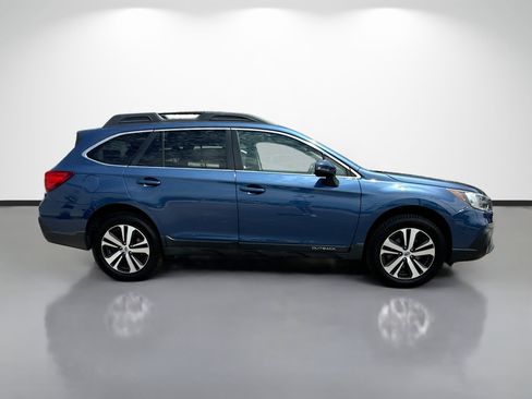 Used 2019 Subaru Outback 3.6R Limited AWD/4WD image 2
