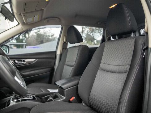 Used 2018 Nissan Rogue S image 10