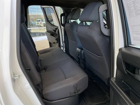 Certified 2025 Toyota Tacoma SR5 AWD/4WD image 14