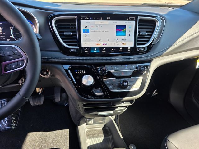 New 2026 Chrysler Pacifica Select AWD/4WD image 21