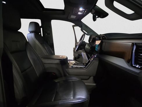 Certified 2025 GMC Sierra 3500 Denali w/ Denali Reserve Package image 17