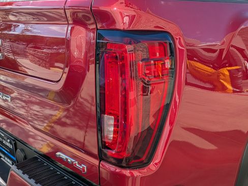 Used 2020 GMC Sierra 2500 AT4 w/ AT4 Premium Package AWD/4WD image 11