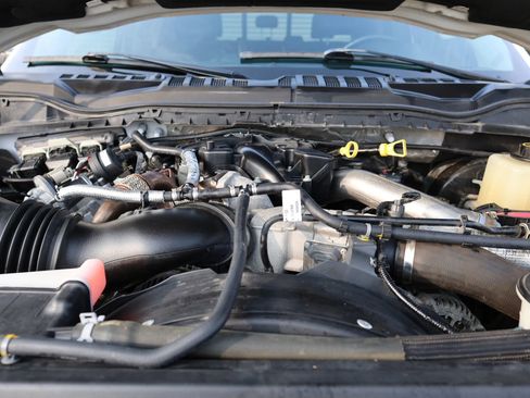 Used 2017 Ford F250 Lariat w/ Chrome Package image 43