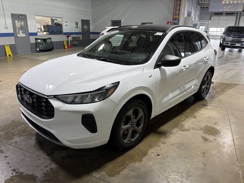 Used 2023 Ford Escape ST-Line w/ Tech Pack #1 image 4