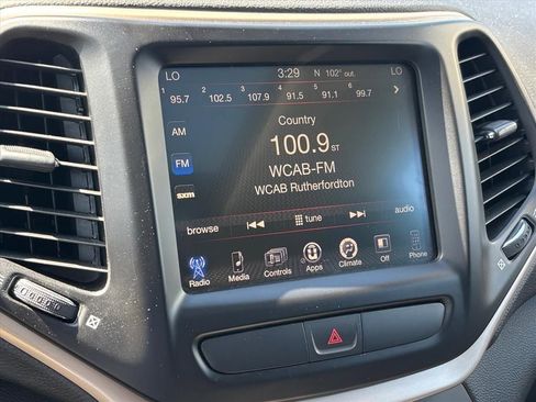 Used 2016 Jeep Cherokee 75th Anniversary FWD image 4