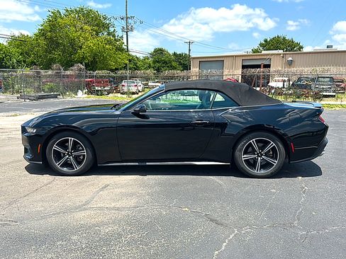 Used 2024 Ford Mustang Premium RWD image 5