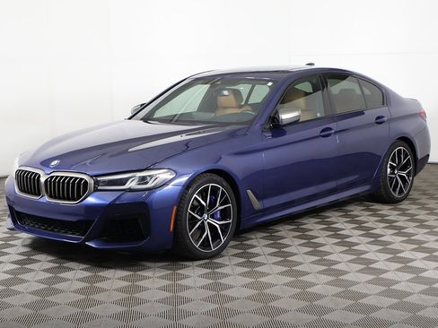 Used 2022 BMW M550i xDrive w/ Premium Package image 13