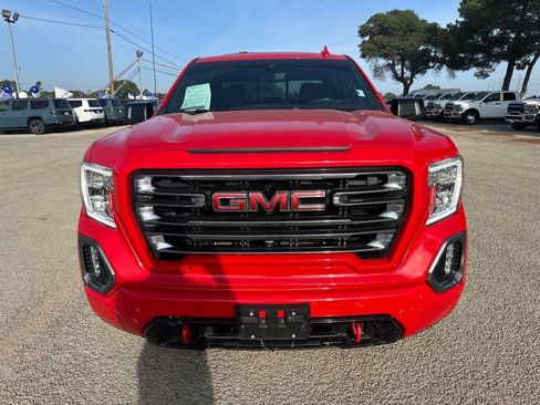 Used 2021 GMC Sierra 1500 AT4 w/ Technology Package AWD/4WD image 2